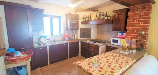casa indipendente in vendita a Rocca d'Arazzo