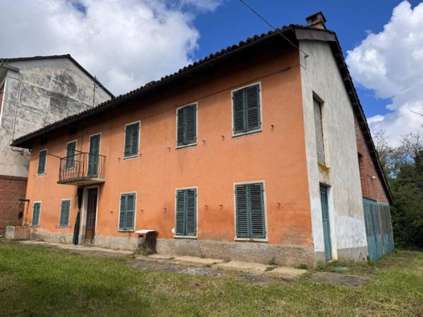 casa indipendente in vendita a Rocca d'Arazzo in zona San Carlo