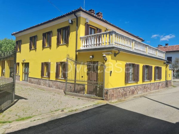 casa indipendente in vendita a Rocca d'Arazzo in zona San Carlo