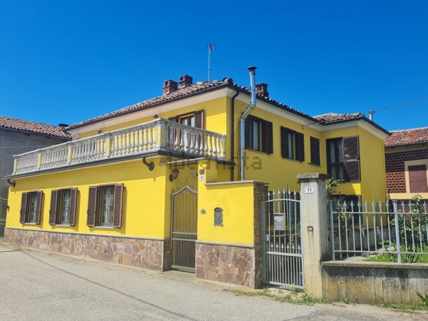 casa indipendente in vendita a Rocca d'Arazzo