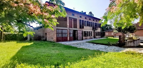 casa indipendente in vendita a Rocca d'Arazzo in zona Santa Caterina
