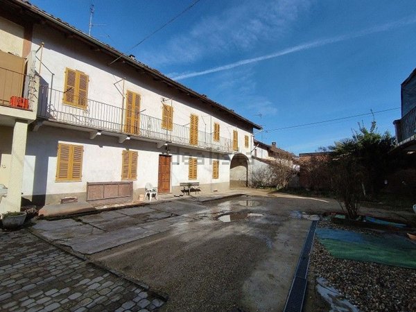 casa indipendente in vendita a Rocca d'Arazzo