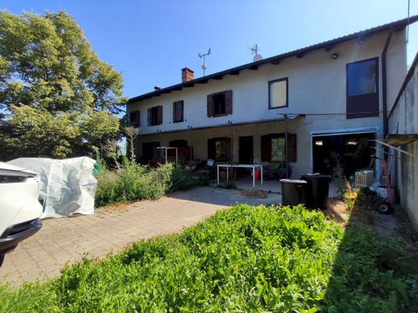casa indipendente in vendita a Rocca d'Arazzo in zona Sant'Anna