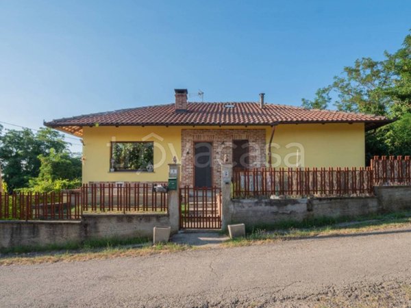 casa indipendente in vendita a Rocca d'Arazzo in zona San Carlo