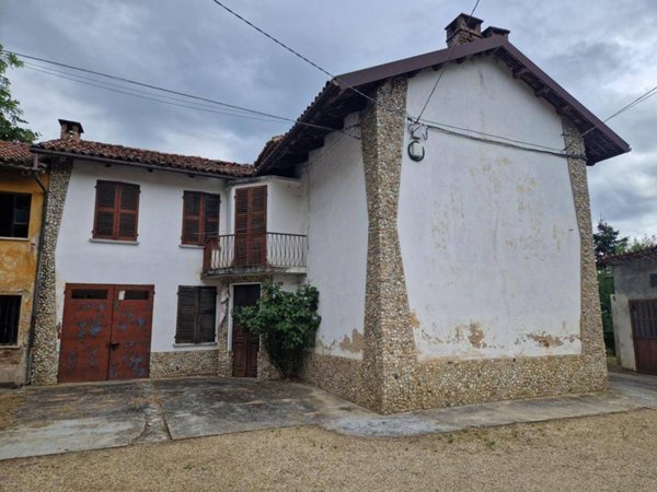 casa indipendente in vendita a Rocca d'Arazzo in zona Santa Caterina