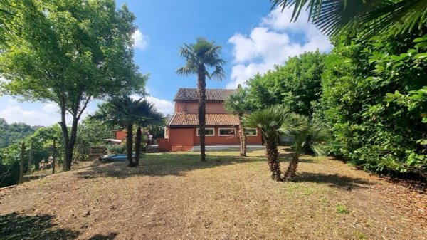 casa indipendente in vendita a Rocca d'Arazzo in zona Sant'Anna