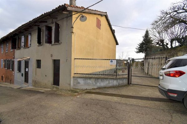 casa indipendente in vendita a Rocca d'Arazzo in zona Sant'Anna