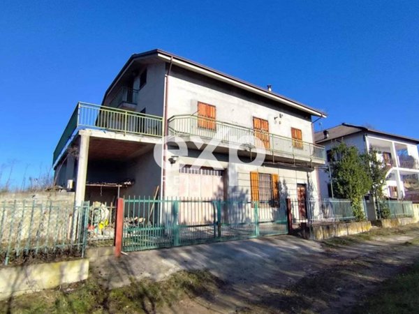 casa indipendente in vendita a Rocca d'Arazzo in zona San Carlo