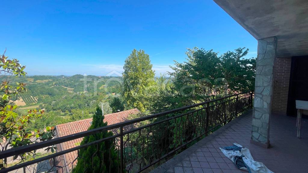 casa indipendente in vendita a Rocca d'Arazzo