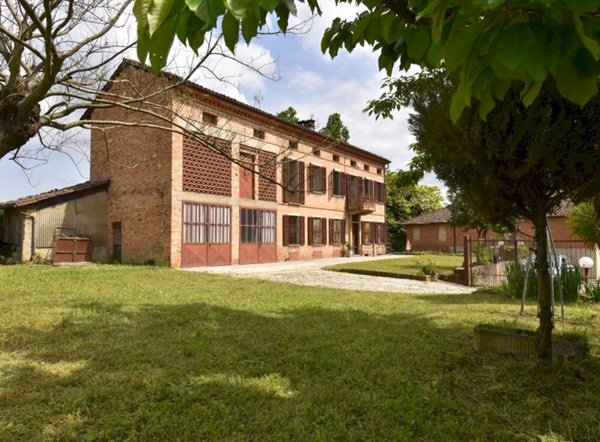 casa indipendente in vendita a Rocca d'Arazzo in zona Santa Caterina