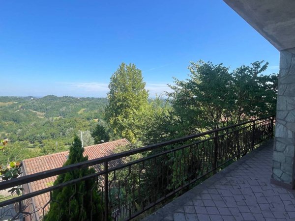 casa indipendente in vendita a Rocca d'Arazzo in zona Santa Caterina