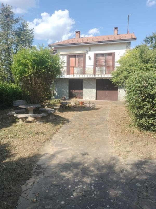 casa indipendente in vendita a Rocca d'Arazzo