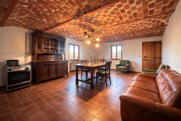 casa indipendente in vendita a Rocca d'Arazzo