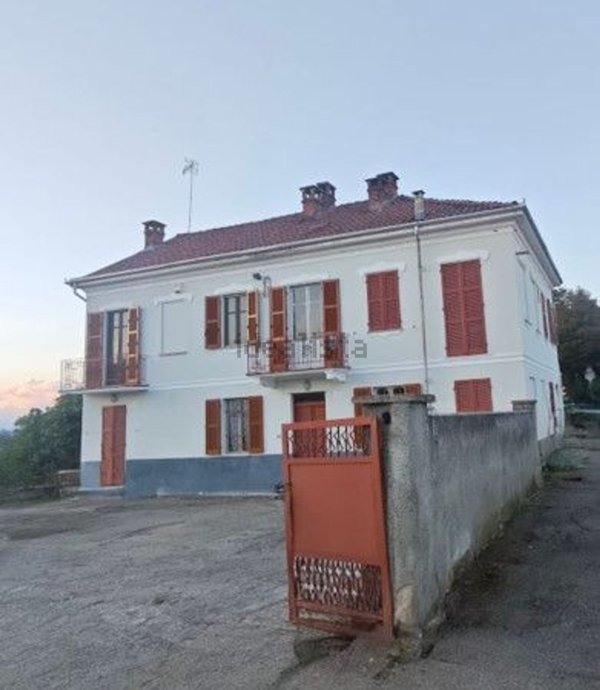 casa indipendente in vendita a Rocca d'Arazzo