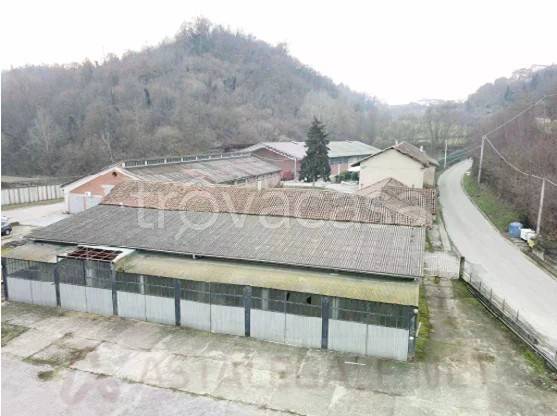 locale commerciale in vendita a Rocca d'Arazzo