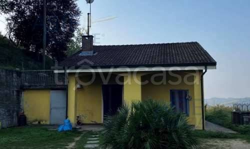 casa indipendente in vendita a Rocca d'Arazzo in zona Sant'Anna