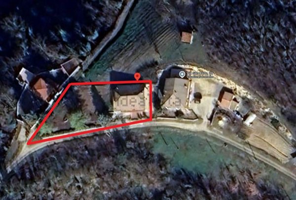 casa indipendente in vendita a Rocca d'Arazzo in zona San Carlo