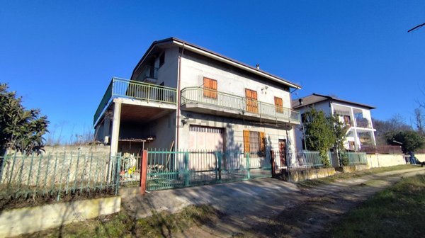 casa indipendente in vendita a Rocca d'Arazzo in zona San Carlo