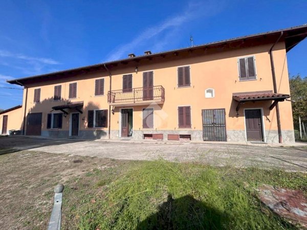 casa indipendente in vendita a Rocca d'Arazzo in zona San Carlo