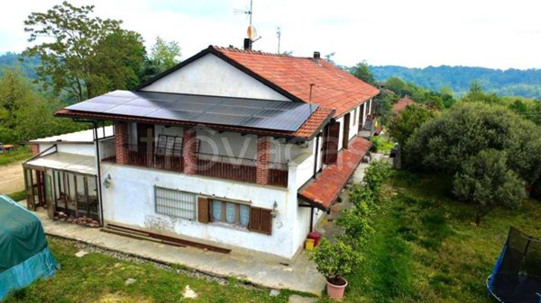 casa indipendente in vendita a Rocca d'Arazzo in zona San Carlo