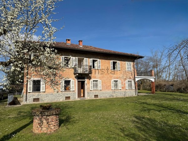casa indipendente in vendita a Rocca d'Arazzo