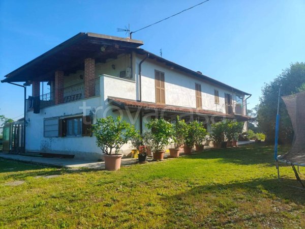 casa indipendente in vendita a Rocca d'Arazzo in zona San Carlo