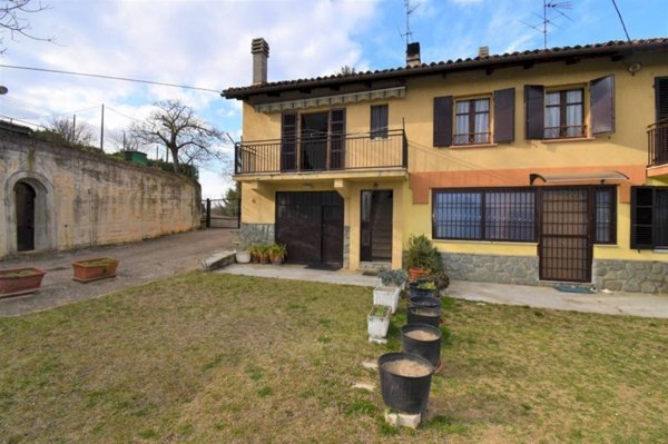 casa indipendente in vendita a Rocca d'Arazzo in zona Sant'Anna