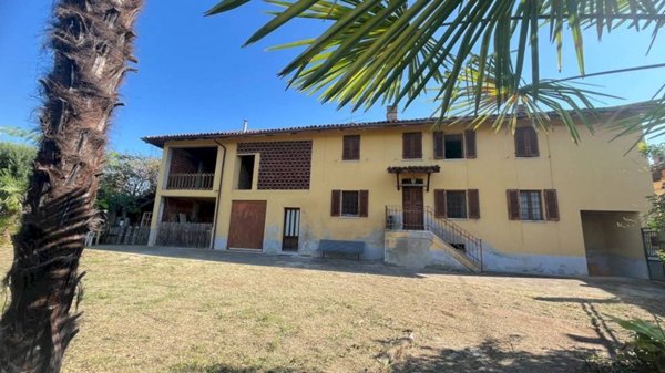 casa indipendente in vendita a Rocca d'Arazzo in zona San Carlo