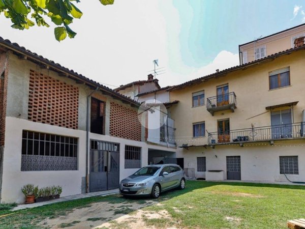 casa indipendente in vendita a Rocca d'Arazzo