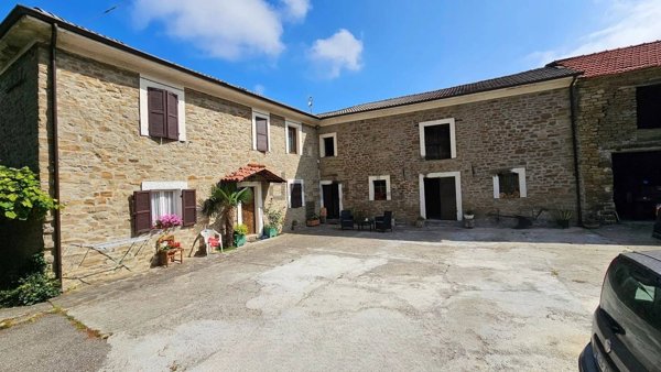 casale in vendita a Roccaverano