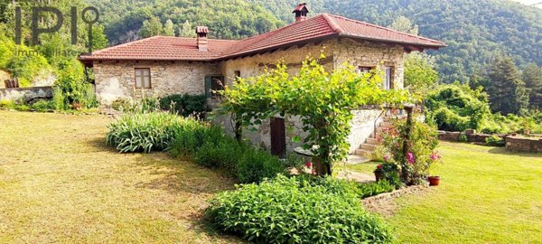 casale in vendita a Roccaverano