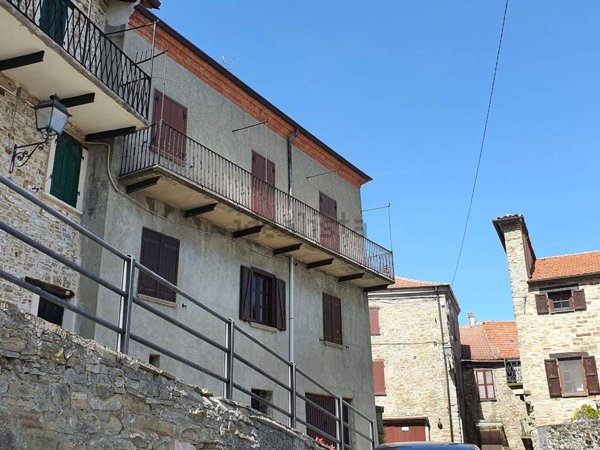 casa indipendente in vendita a Roccaverano
