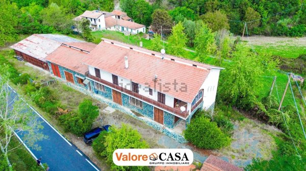 casale in vendita a Roccaverano