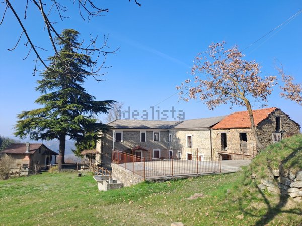 casa indipendente in vendita a Roccaverano in zona Tassito