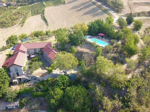 casa indipendente in vendita a Roccaverano in zona Tassito
