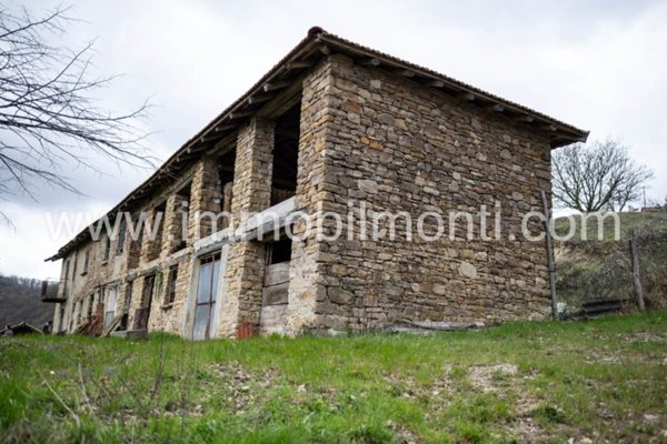 casale in vendita a Roccaverano in zona Tassito
