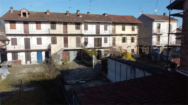 esavano in vendita a Rocchetta Tanaro