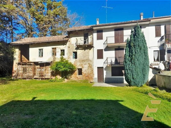 pentavano in vendita a San Damiano d'Asti in zona Vascagliana