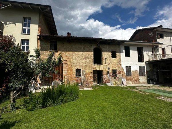 casa indipendente in vendita a San Damiano d'Asti in zona San Pietro