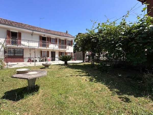 casa indipendente in vendita a San Damiano d'Asti in zona San Pietro