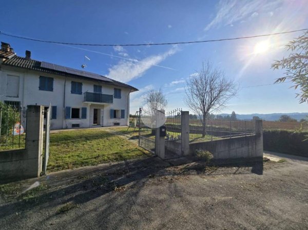 casa indipendente in vendita a San Damiano d'Asti in zona Valdoisa