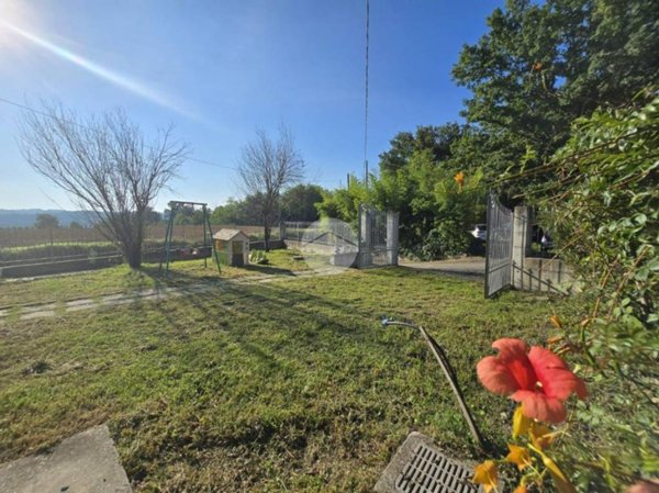 casa indipendente in vendita a San Damiano d'Asti in zona Valdoisa