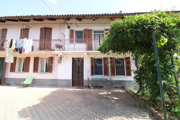 casa indipendente in vendita a San Damiano d'Asti in zona Gorzano