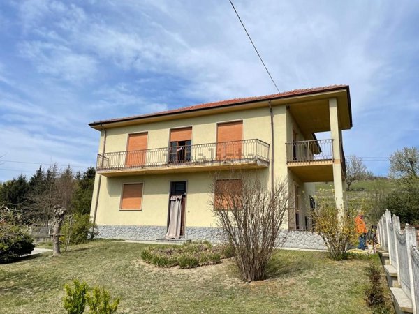 casa indipendente in vendita a San Damiano d'Asti in zona Valdoisa