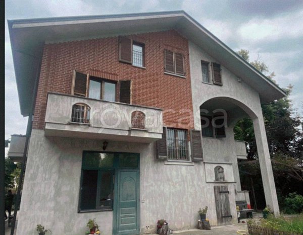 casa indipendente in vendita a San Damiano d'Asti in zona Verneglio