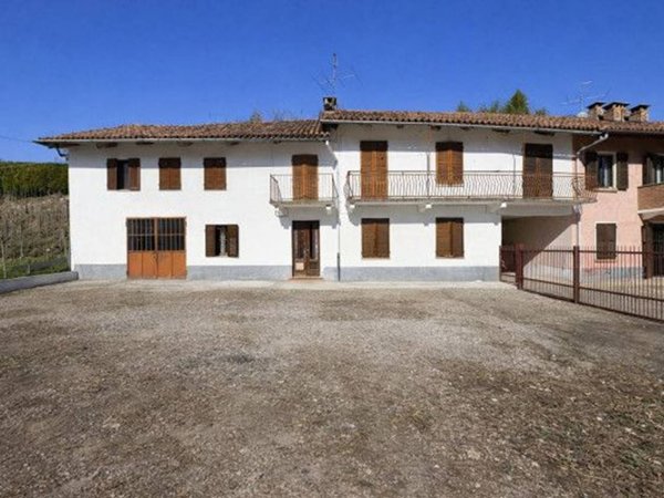 casale in vendita a San Damiano d'Asti