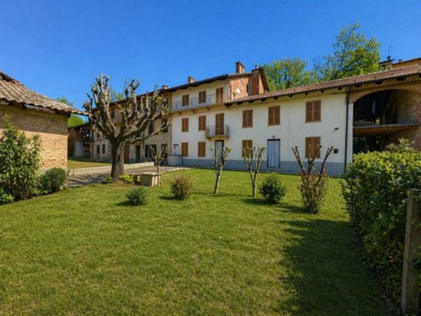 casale in vendita a San Damiano d'Asti in zona Gorzano