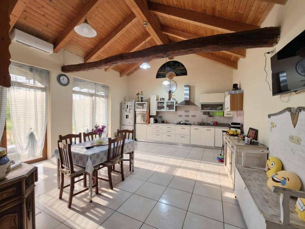 casa indipendente in vendita a San Damiano d'Asti in zona Lavezzole