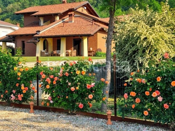 casa indipendente in vendita a San Damiano d'Asti in zona San Pietro