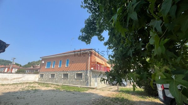 intera palazzina in vendita a San Damiano d'Asti in zona San Pietro